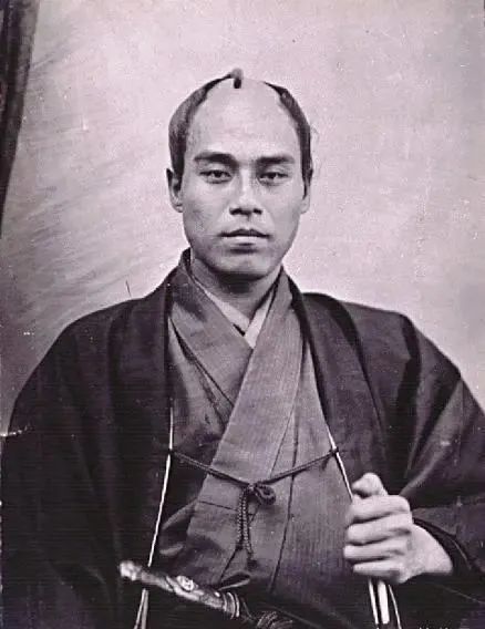 嚴海赴日工作