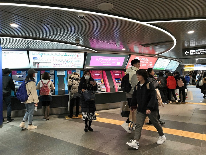 嚴海赴日工作