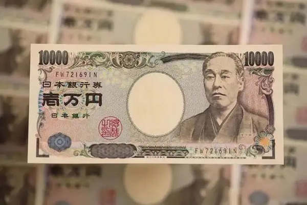 嚴海赴日工作