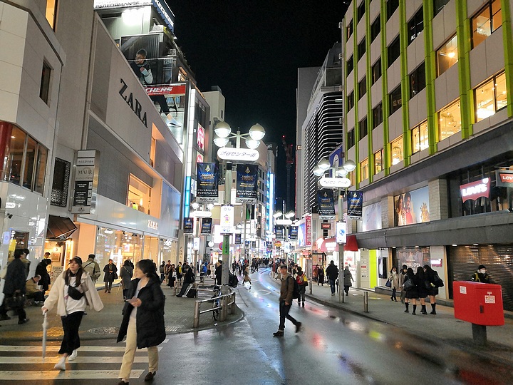 嚴海赴日工作