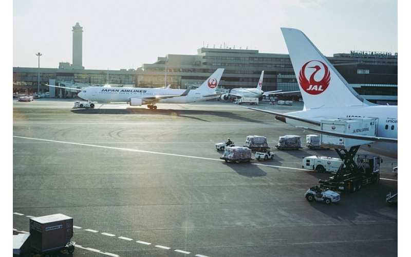 日本成田機場ANA中日航班地勤